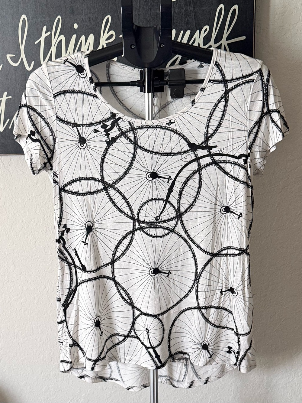 W5 White Short-Sleeve Tee with Black Circle Graphic